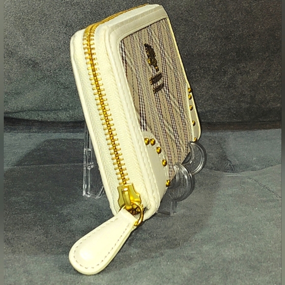 BURBERRY BLUE LABEL NOVA CHECK &  LEATHER BEIGE & WHITE ZIP AROUND LONG WALLET - Picture 14 of 17